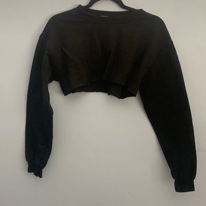 Super cropped black sweatshirt